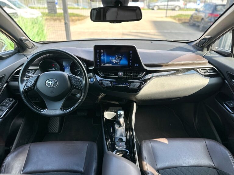 Toyota C-HR 1.8 Hybrid Executive E-CVT