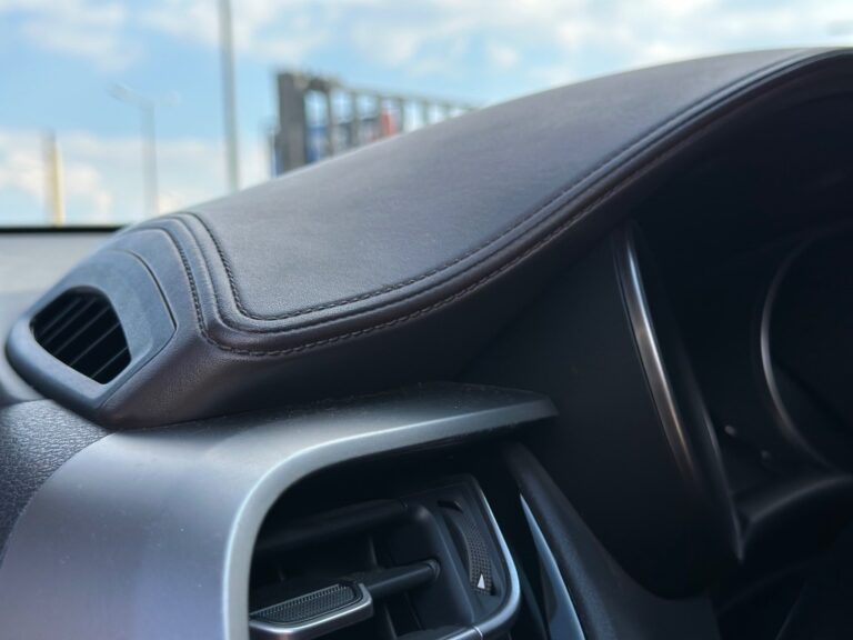 Toyota C-HR 1.8 Hybrid Executive E-CVT