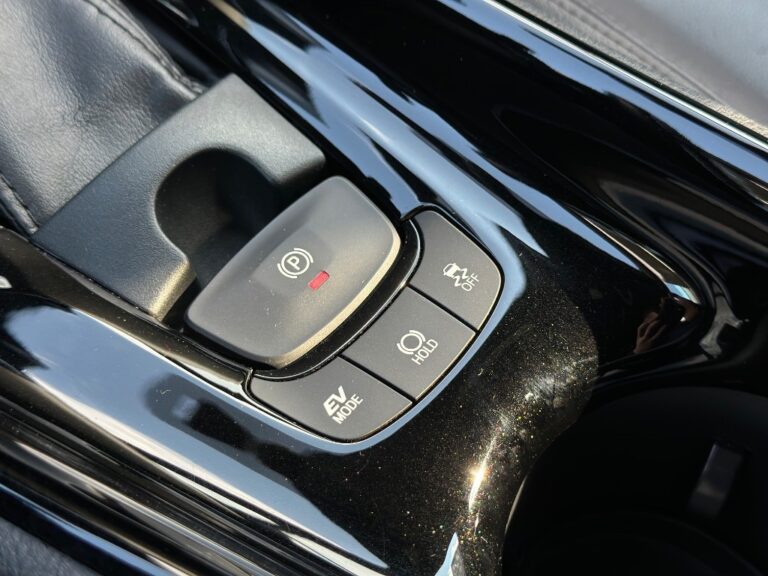 Toyota C-HR 1.8 Hybrid Executive E-CVT