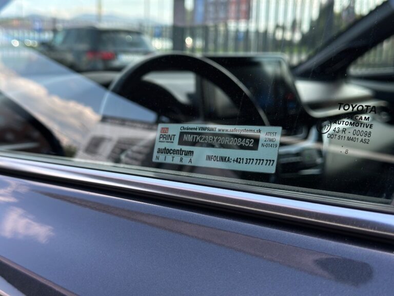 Toyota C-HR 1.8 Hybrid Executive E-CVT