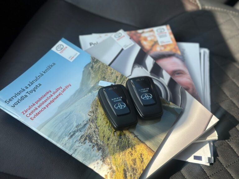 Toyota C-HR 1.8 Hybrid Executive E-CVT