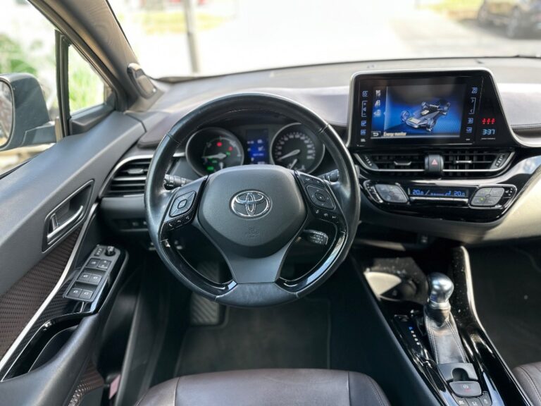 Toyota C-HR 1.8 Hybrid Executive E-CVT