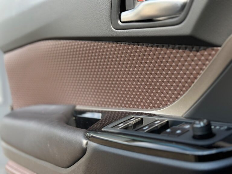 Toyota C-HR 1.8 Hybrid Executive E-CVT