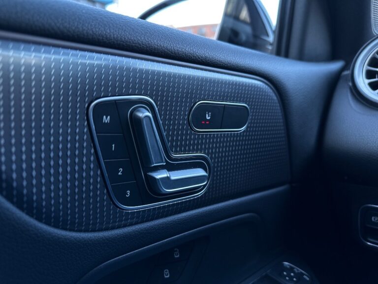 Mercedes-Benz EQB 300 4MATIC