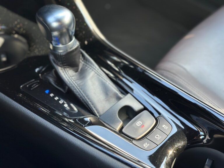 Toyota C-HR 1.8 Hybrid Executive E-CVT