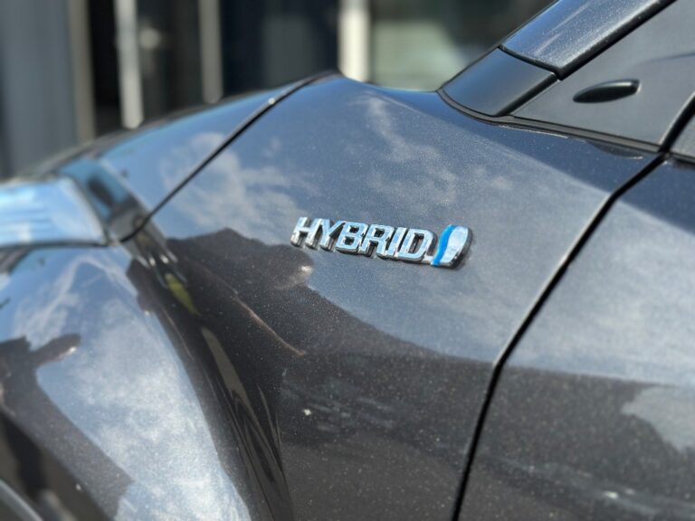 Toyota C-HR 1.8 Hybrid Executive E-CVT