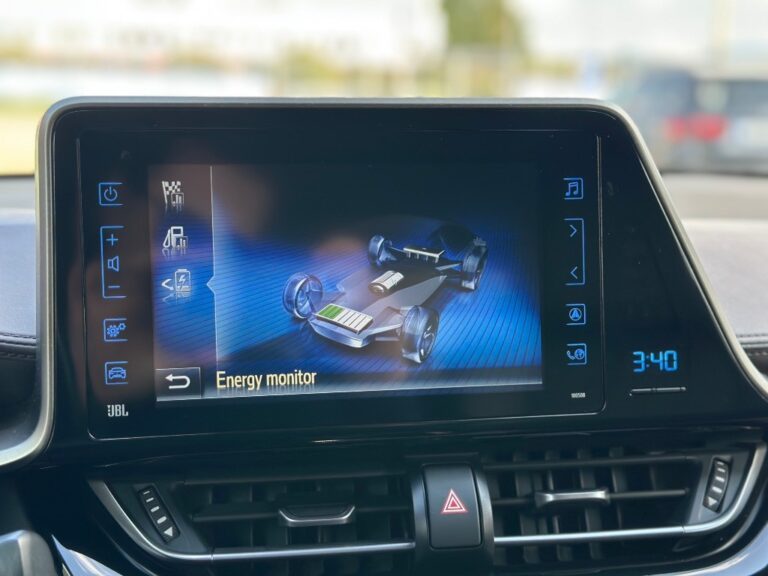 Toyota C-HR 1.8 Hybrid Executive E-CVT