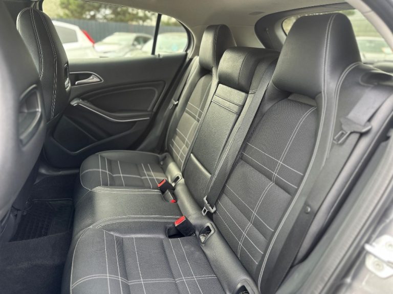 Mercedes-Benz GLA 200 d A/T