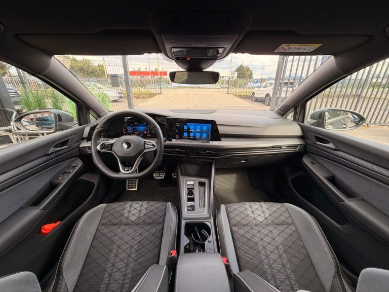 Volkswagen Golf 1.5 eTSI ACT 150k R-Line DSG