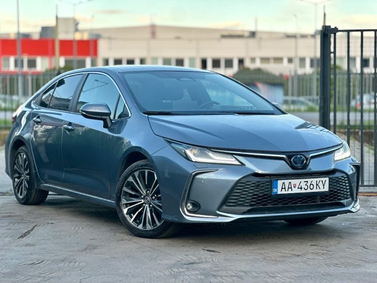Toyota Corolla 1.8 STYLE HYBRID