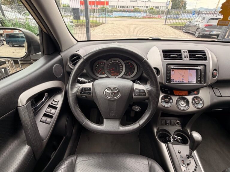 Toyota RAV4 2.2l D-CAT 150 Premium Navi A/T