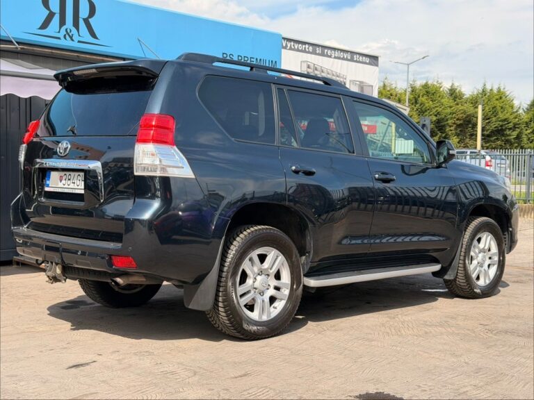 Toyota Land Cruiser 3.0I D-4D 190k Lux A/T 5m