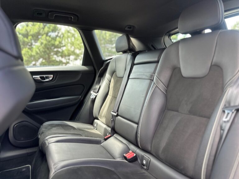 Volvo XC60 D4 R-Design AWD A/T