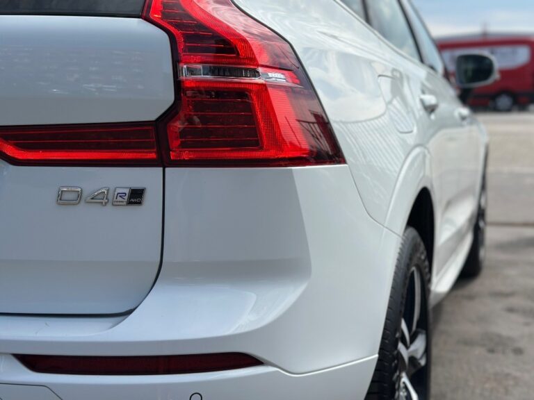 Volvo XC60 D4 R-Design AWD A/T