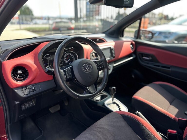Toyota Yaris 1.5 Hybrid Selection e-CVT
