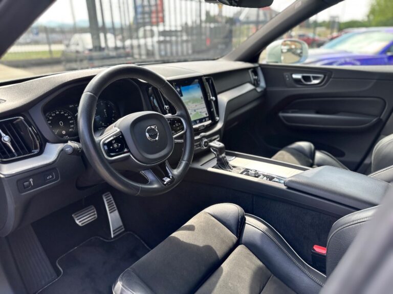 Volvo XC60 D4 R-Design AWD A/T