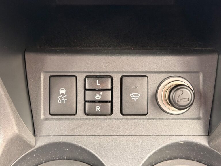Toyota RAV4 2.2l D-CAT 150 Premium Navi A/T