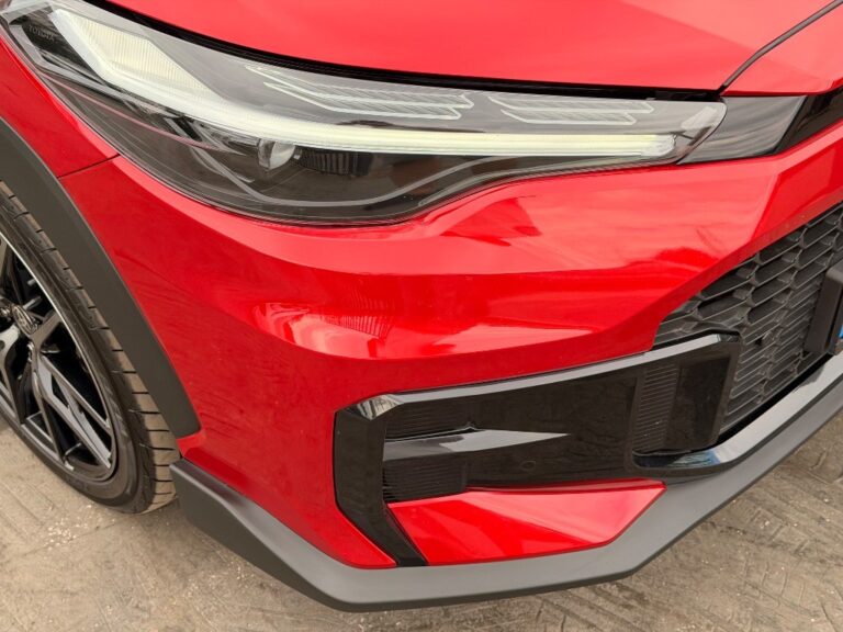 Toyota Corolla Cross 2.0L Hybrid GR Benzín+HEV