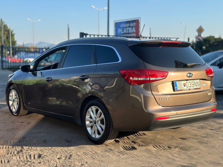 Kia Cee´d SW 1.6 GDi Team Slovakia Edition