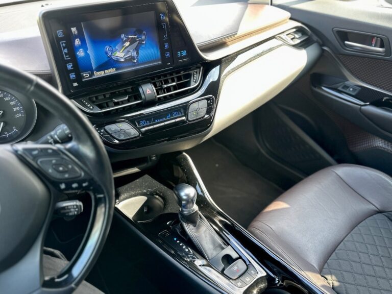 Toyota C-HR 1.8 Hybrid Executive E-CVT