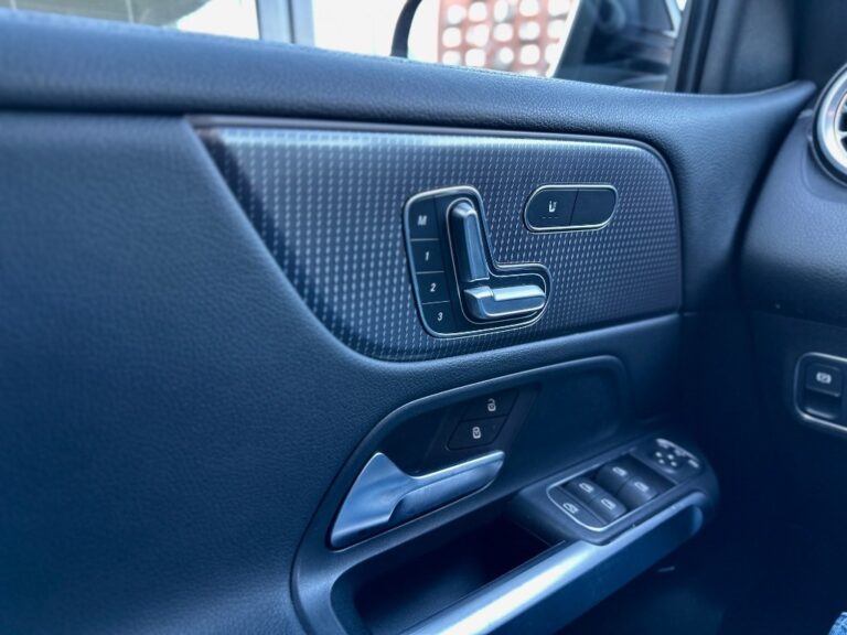 Mercedes-Benz EQB 300 4MATIC