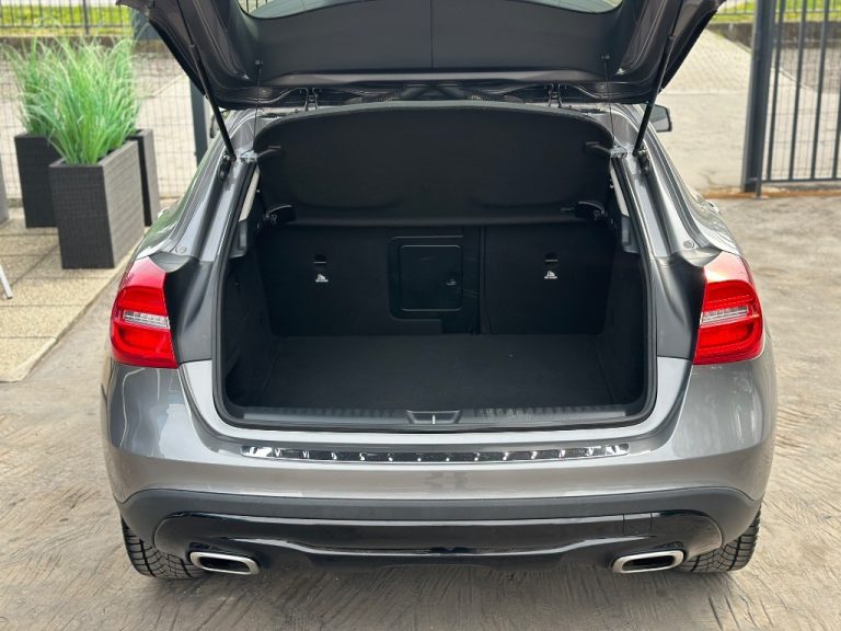 Mercedes-Benz GLA 200 d A/T
