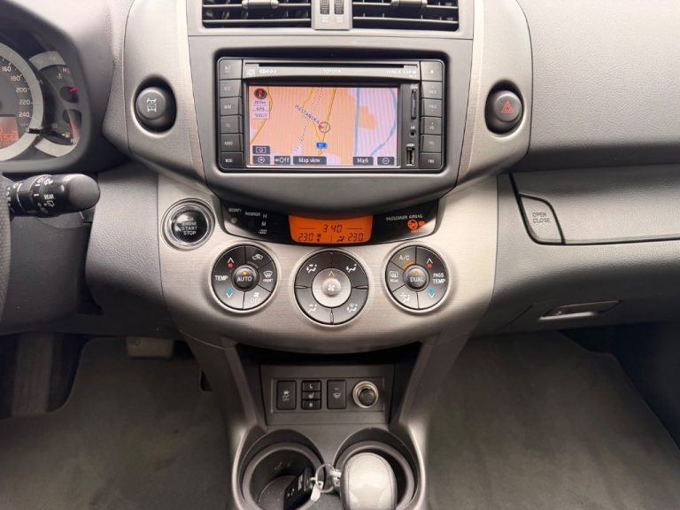 Toyota RAV4 2.2l D-CAT 150 Premium Navi A/T