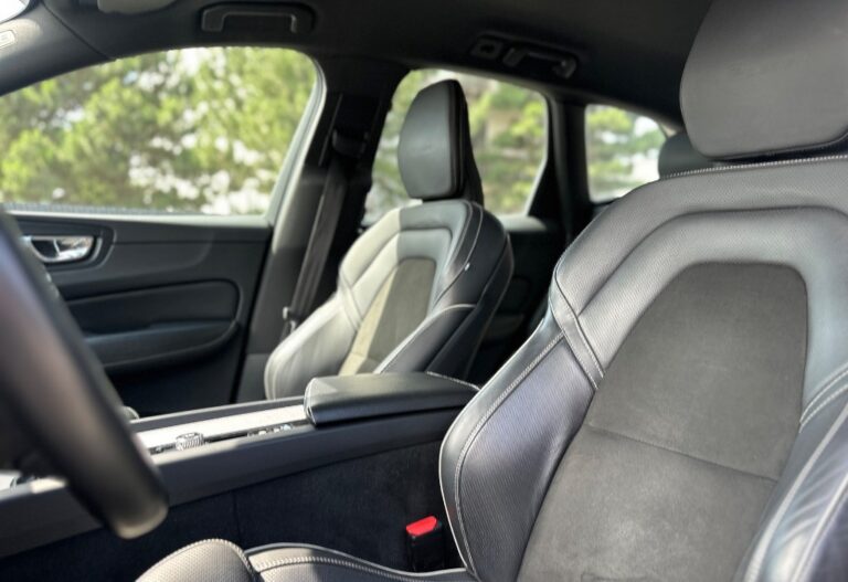 Volvo XC60 D4 R-Design AWD A/T