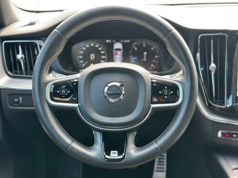 Volvo XC60 D4 R-Design AWD A/T