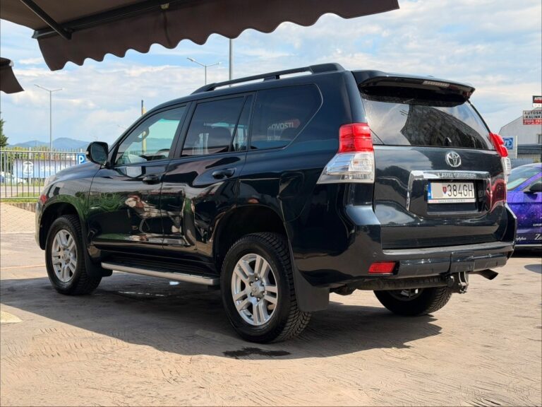 Toyota Land Cruiser 3.0I D-4D 190k Lux A/T 5m
