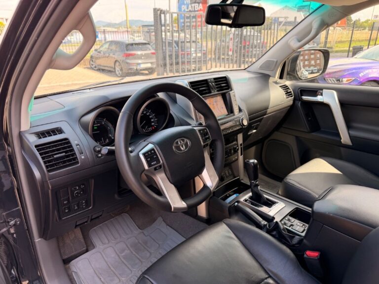 Toyota Land Cruiser 3.0I D-4D 190k Lux A/T 5m