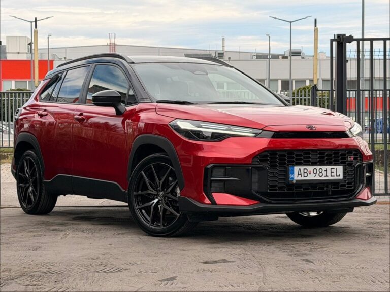 Toyota Corolla Cross 2.0L Hybrid GR Benzín+HEV