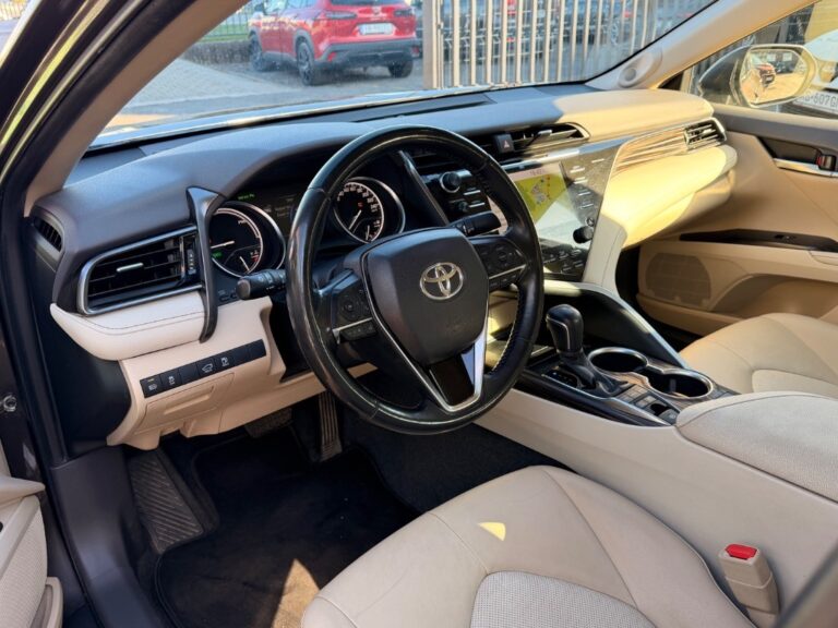 Toyota Camry 2.5 Hybrid Executive e-CVT
