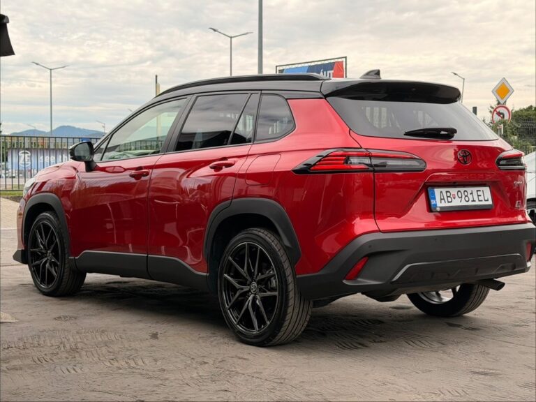 Toyota Corolla Cross 2.0L Hybrid GR Benzín+HEV