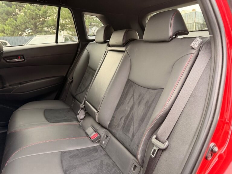 Toyota Corolla Cross 2.0L Hybrid GR Benzín+HEV
