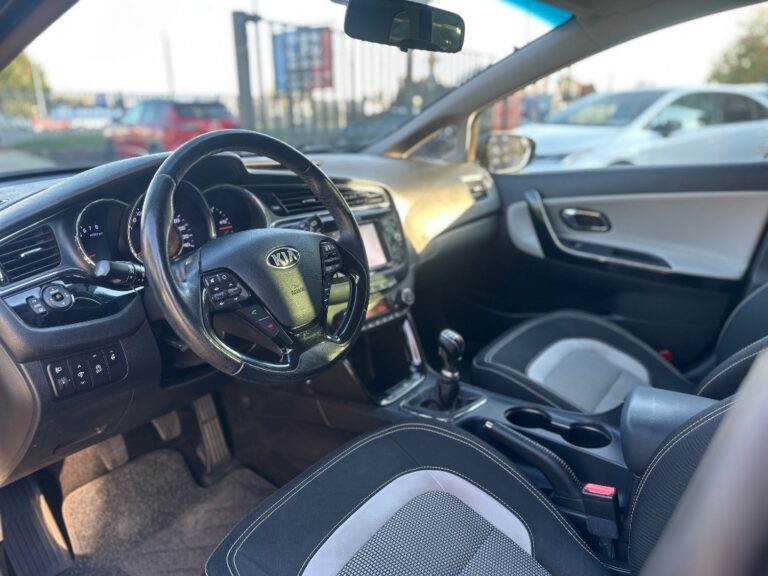 Kia Cee´d SW 1.6 GDi Team Slovakia Edition