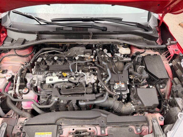 Toyota Corolla Cross 2.0L Hybrid GR Benzín+HEV