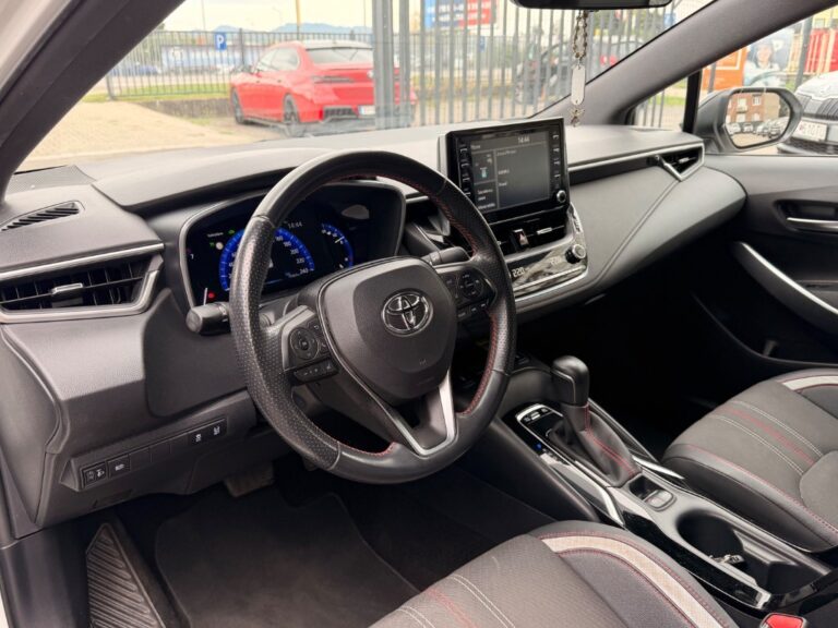 Toyota Corolla 1.8 Hybrid e-CVT GR Sport + Dynamic